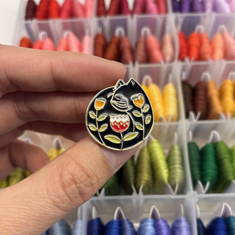 Amesuspes Needle Minder for Keeping Sewing & Embroidery Needles – Magnetic Needlepoint Holder, Cross Stitch Supplies – Secure & Decorative Needle Minders for Stitching & Crafting (Floral Cat) - Image 4